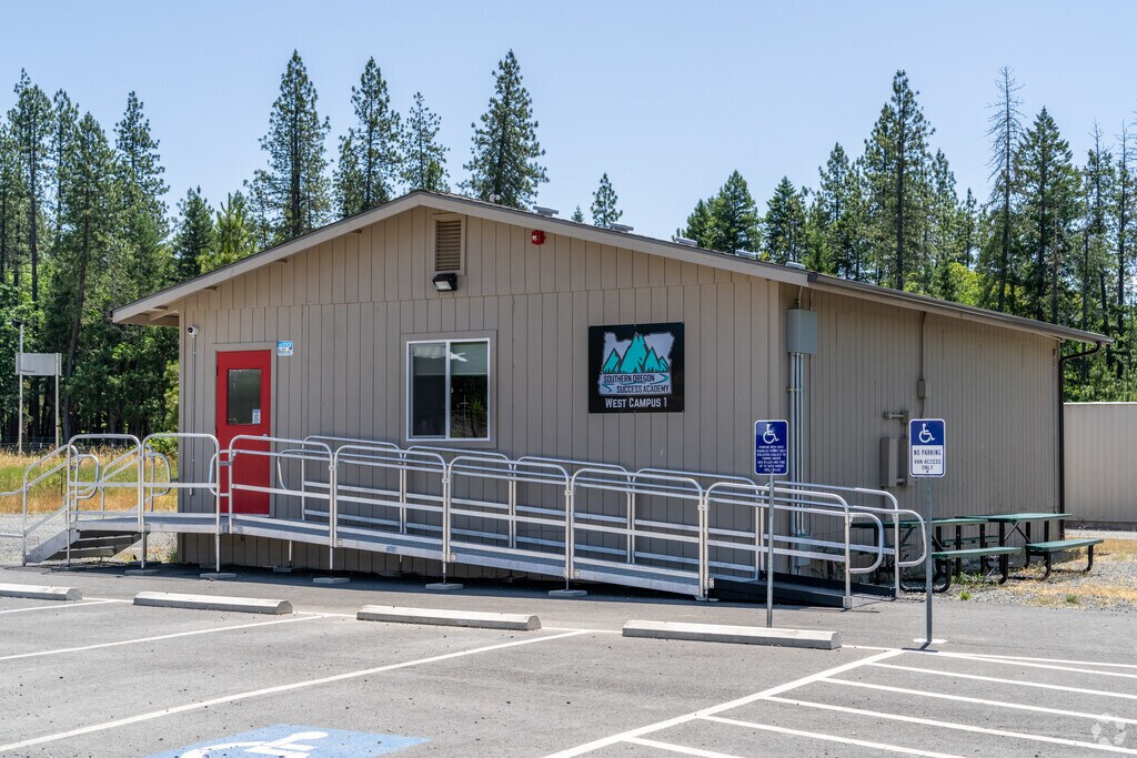 Southern Oregon Success Academy serves grades 9-12 in Cave Junction in Oregon.