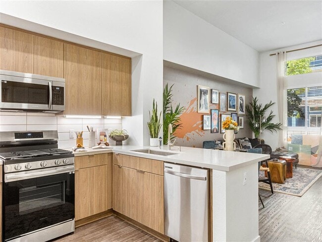 Jefferson Cenza, Placentia, CA 92870 - photo 5