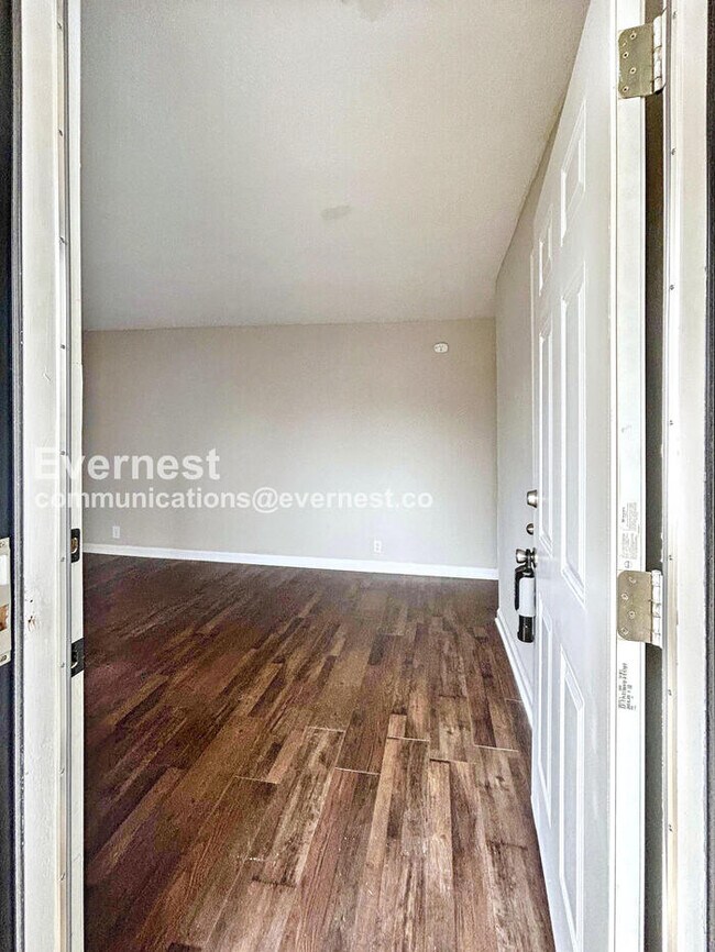 561 Brightsfield Ct, Rural Hall, NC 27045 - photo 2