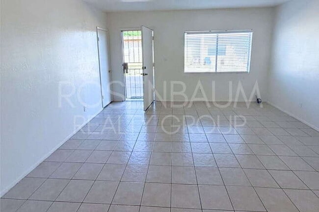 1326 N Miller Rd unit B, Tempe, AZ 85281 - photo 2