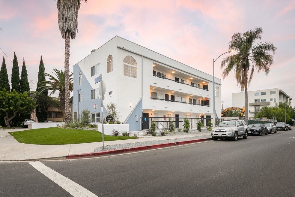 Experience Modern Living: Renovated 1 & 2 Bedroom Homes in Prime Culver City!, Los Angeles, CA 90034 - photo 1
