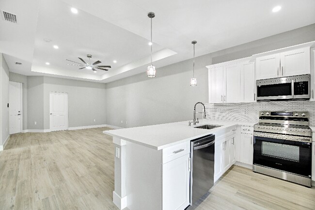 4844-4846 30th St SW unit 4844, Lehigh Acres, FL 33973 - photo 2