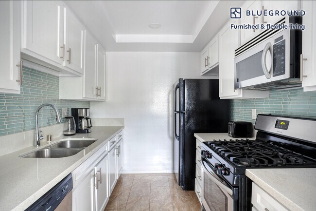 960 N Alfred St unit FL2-ID1064, West Hollywood, CA 90069 - photo 6