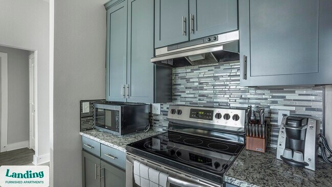 18101 Point Lookout Dr unit 350, Nassau Bay, TX 77058 - photo 5