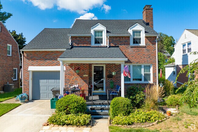 Homes in Lincoln Park often feature dormer windows.