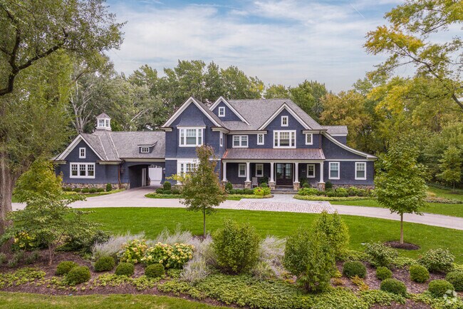 Sprawling estates can be located in the Southwest Central Geneva neighborhood.
