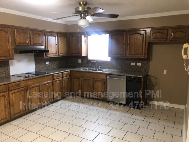 2809 S Curtis Dr, New Iberia, LA 70560 - photo 5