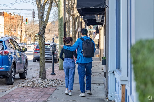 Evanston offers walkable streets near parks, shops, and dining spots.