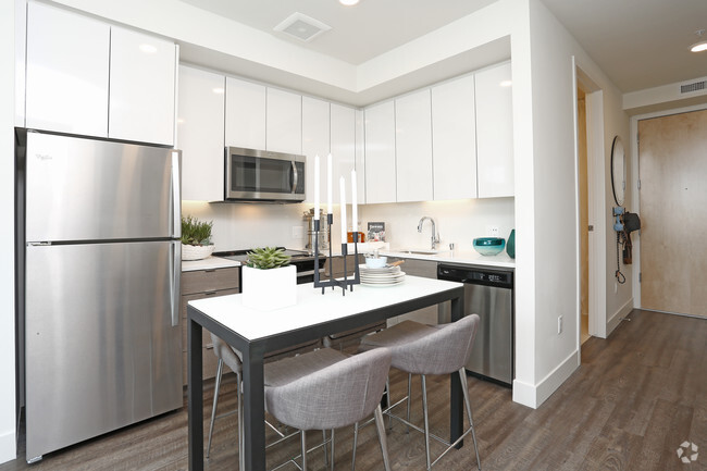 2BR,1BA-827SQ