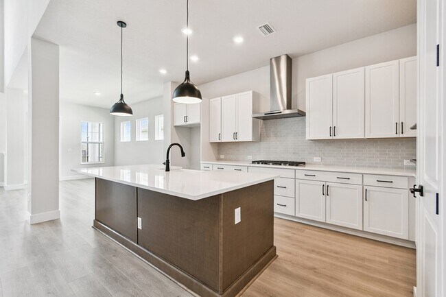 1550 Merrythought Ln unit 36446651, Sarasota, FL 34240 - photo 5