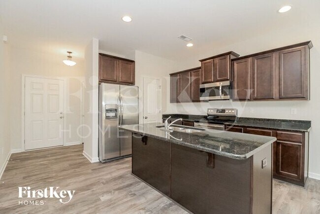 2604 Dallas Dr, Winston-Salem, NC 27107 - photo 5