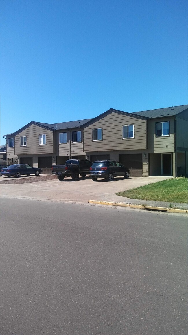 2010 Cypress Ct Unit 2010, Lebanon, OR 97355