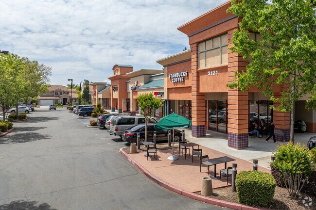 Natomas Crossing has a wide variety of restaurants and retail options.