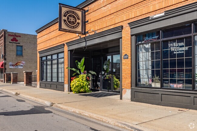 There is a variety of local bars in the Navarino area.