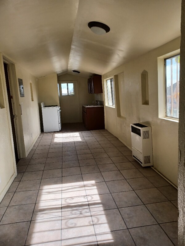 1251 E 59th Place Unit B, Los Angeles, CA 90001