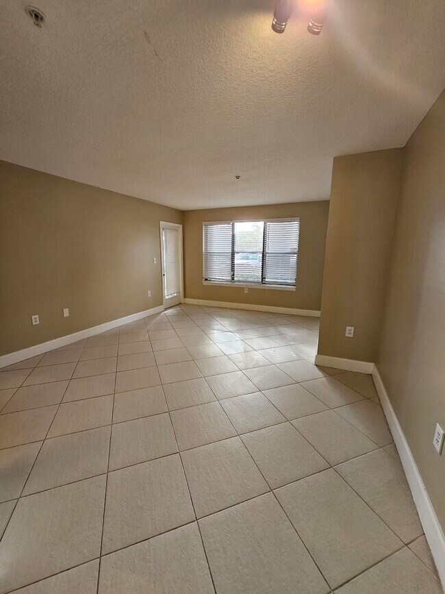 2317 N Congress Ave, Boynton Beach, FL 33426