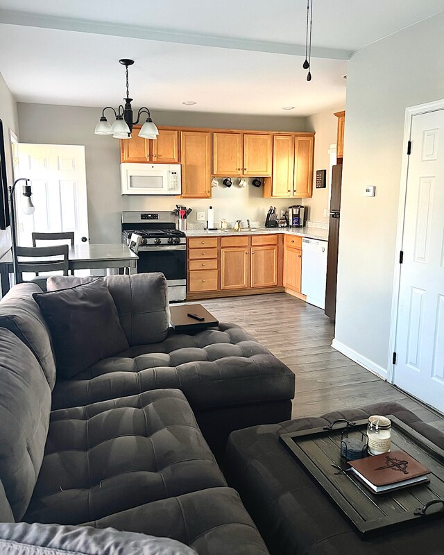 36 South Ave, Webster, NY 14580