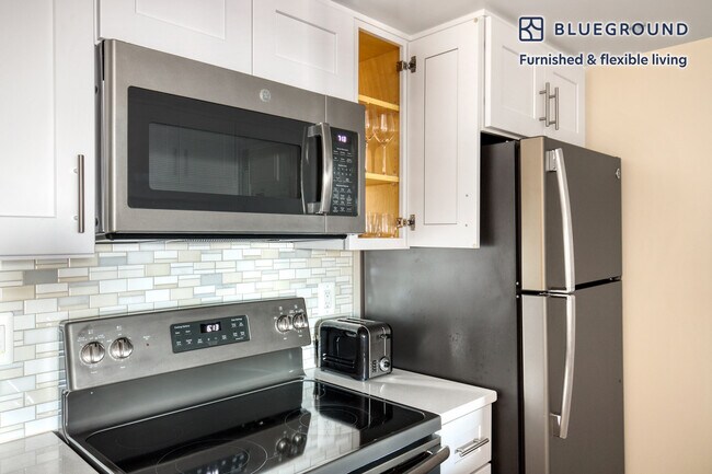 4001 N 9th St unit FL14-ID584, Arlington, VA 22203 - photo 7
