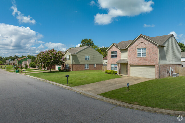 Most subdivisions in Center Hill feature moderate to large homes on roomy lots.