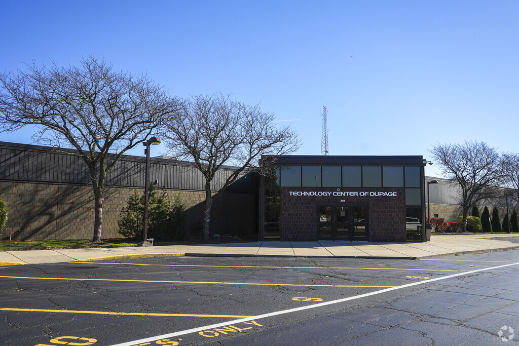 Technology Center of Dupage provides education in the neighborhood of 
Addison.