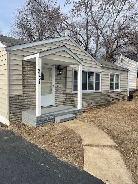 9131 Bel Acres Ct, St. Louis, MO 63121