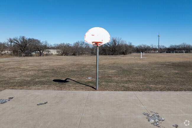 Enjoy some basketball at Jardine Technology Magnet Middle School.