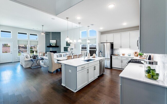 210 Estelle Ct unit 36453104, Dayton, TX 77535 - photo 6