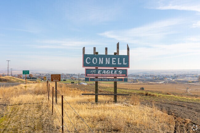 Connell city sign welcomes travelers along Highway 395.