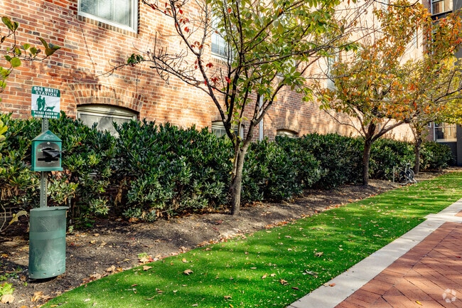 500 W - Located on the UMB Campus!, Baltimore, MD 21201 - photo 4