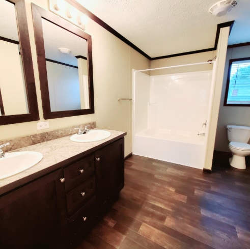 9625 Cape Cod Dr, Fair Haven, MI 48023 - photo 6