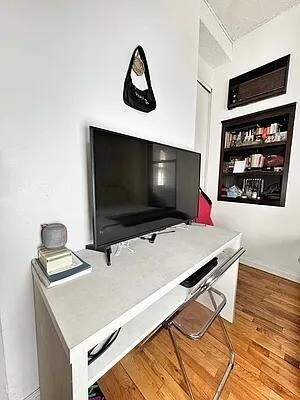 4 Lexington Ave Unit 11P, New York, NY 10010