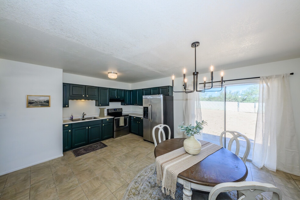 785 E Country Club Dr, Benson, AZ 85602 - photo 1