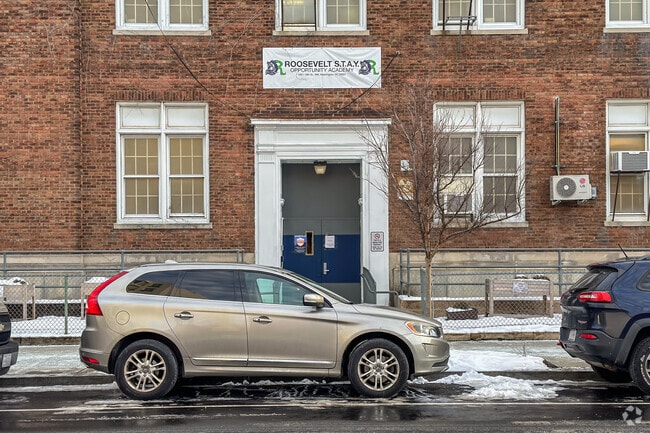 Side entrance to Roosevelt S.T.A.Y. Opportunity Academy