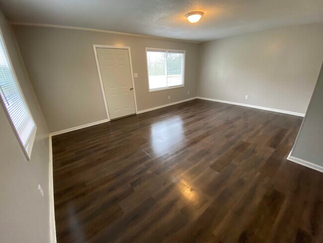 101 Mckellar Ct unit 1, Greenwood, SC 29649 - photo 5