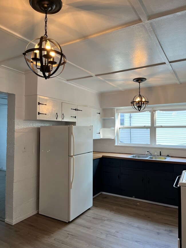 Large in eat-in kitchen