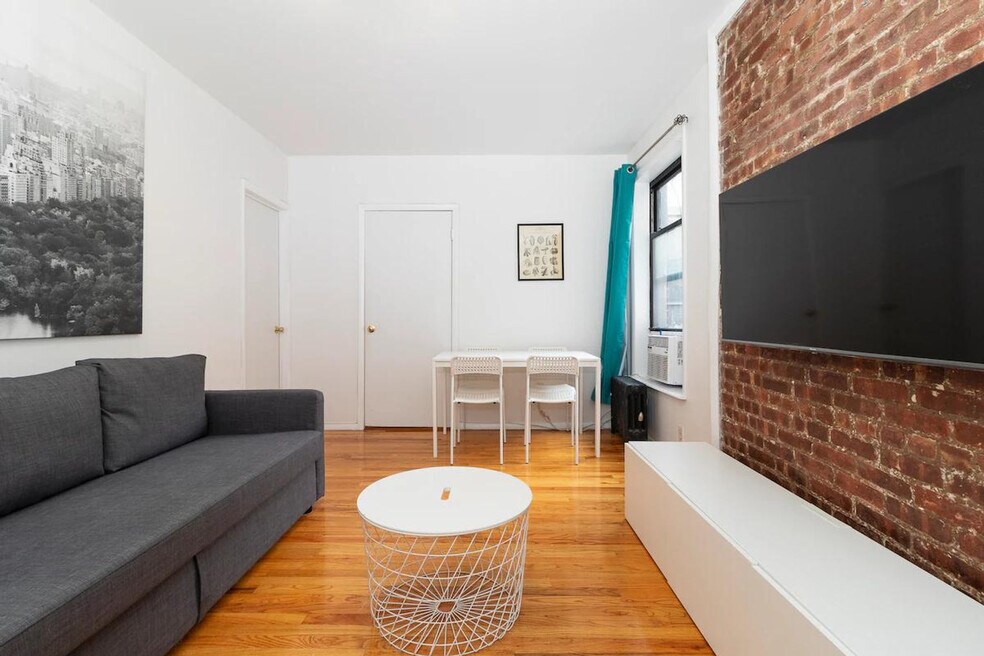 130 E 95th St unit ID1058689P, New York, NY 10128 - photo 1