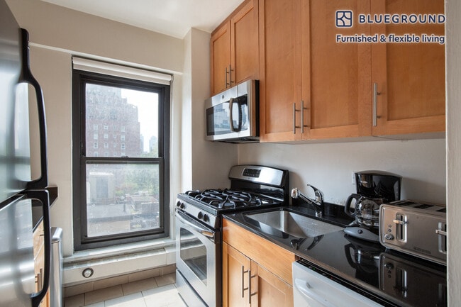 300 E 51st St unit FL9-ID531, New York, NY 10022 - photo 6