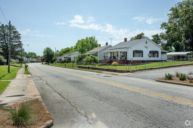 Many streets around Princeton are older and more rural.