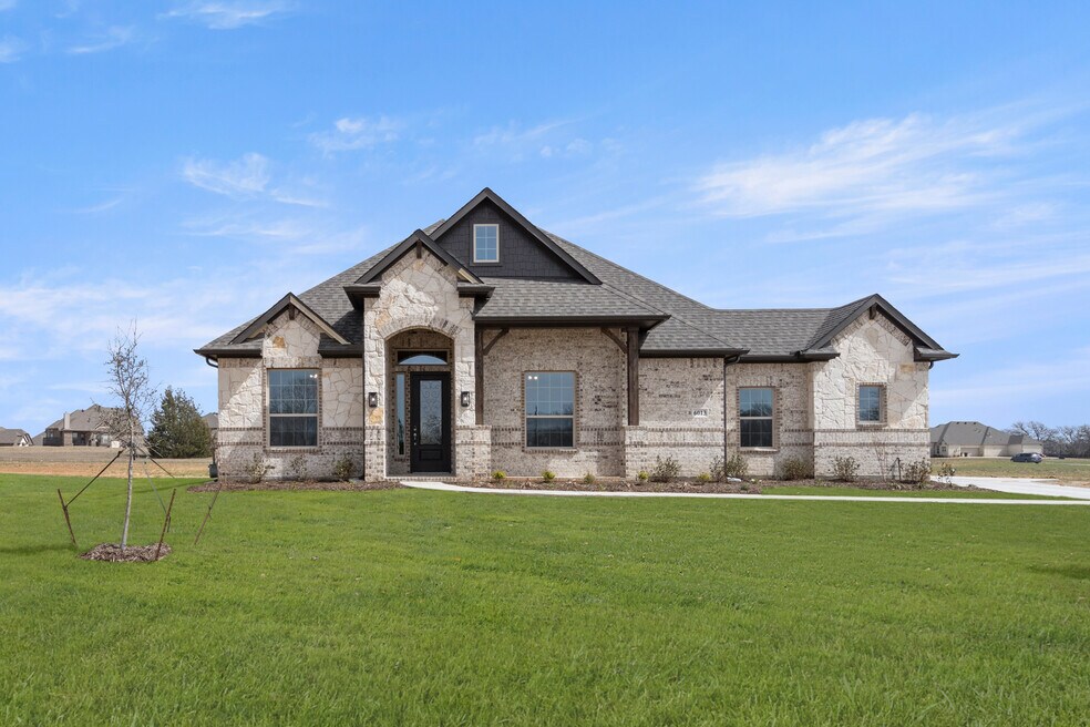 6013 Valley View Dr, Joshua, TX 76058 - photo 1