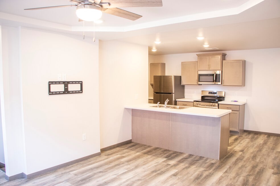 Peter Park, Eau Claire, WI 54701 - photo 1