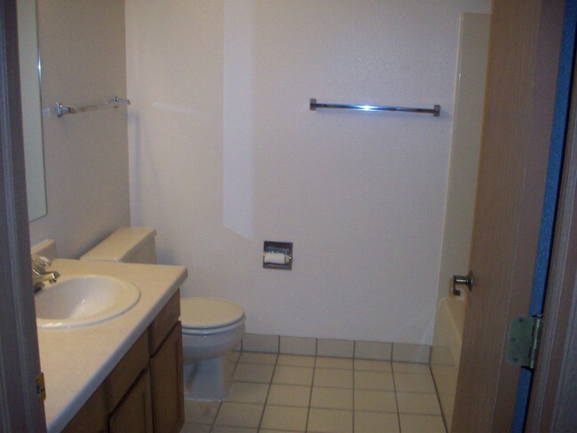 Grace Manor Apts., LLC, Oconomowoc, WI 53066 - photo 2