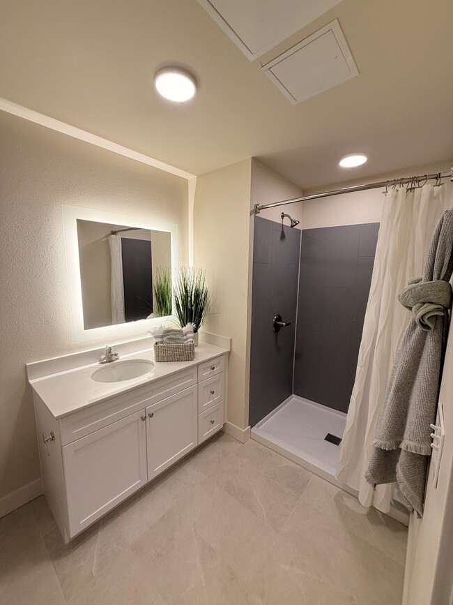 1211 S 376th St, Milton, WA 98354