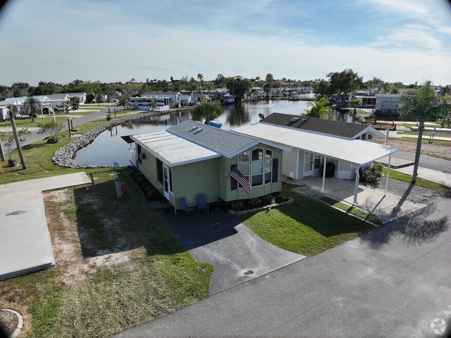 3701 Baynard Dr unit I-2, Punta Gorda, FL 33950 - photo 2