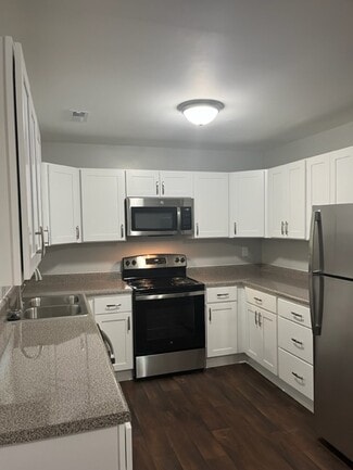 128 Rainbow Ct, Cary, NC 27511