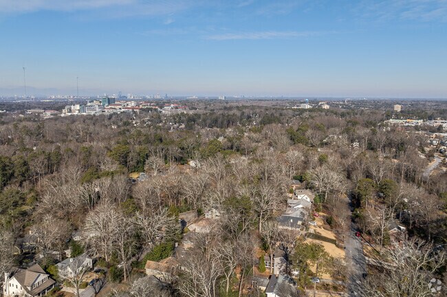 Chelsea Heights is convieniently located close to downtown Decatur and Emory.