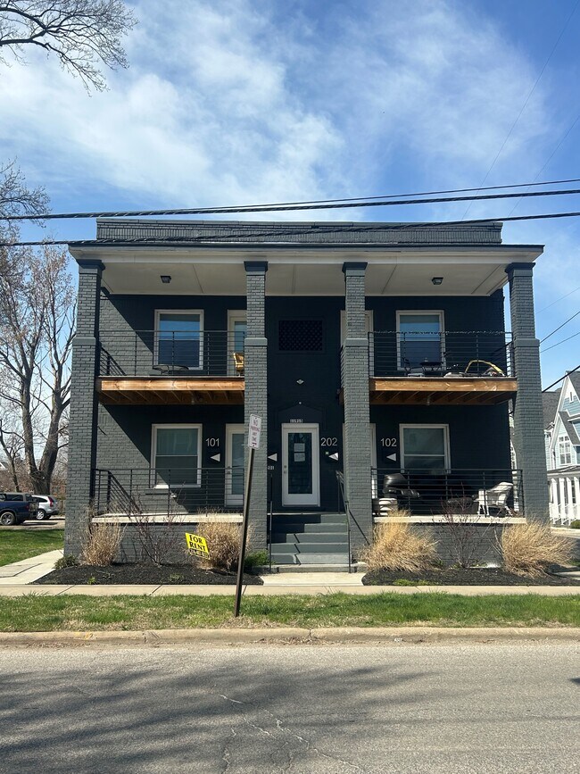 11915 Ashbury Ave, Cleveland, OH 44106