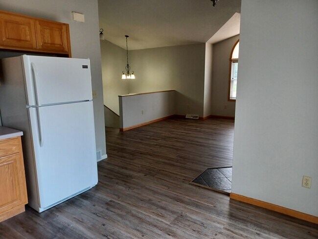 130 Rhyme St, West Salem, WI 54669 - photo 5