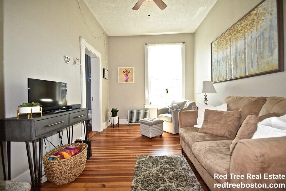 554 E 4th St unit 3, Boston, MA 02127 - photo 1