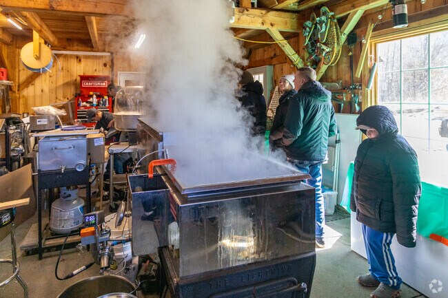Make your way to Hartwell Farm in North Gorham for Maine Maple Weekend and immerse yourself in the time-honored tradition of maple sugaring.