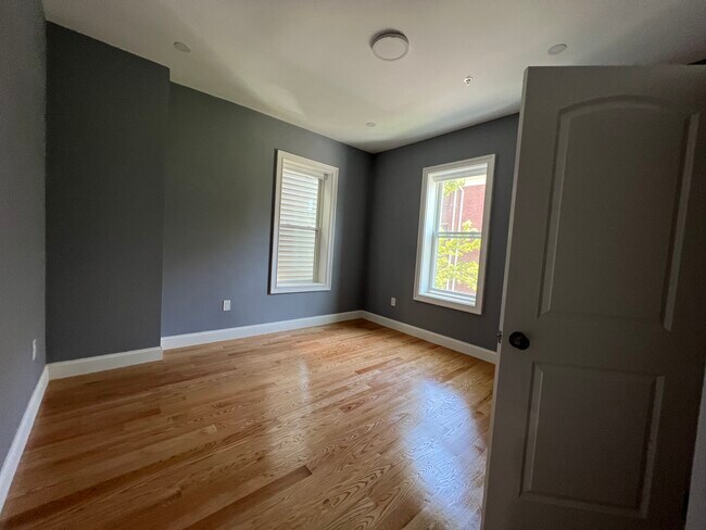One First Condominiums unit 3, Cambridge, MA 02141 - photo 5
